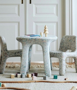 EcoBirdy Table (color: Party)